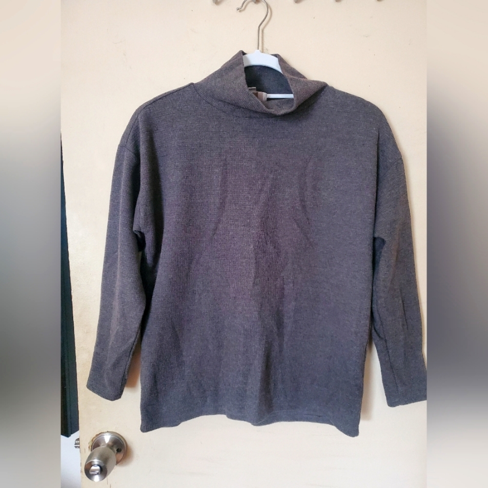 Gray turtleneck